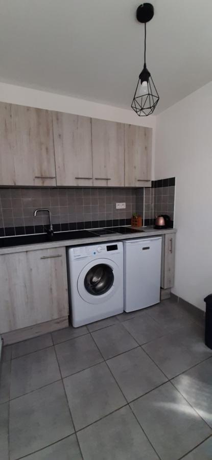 Jolie Maisonnette A Proximite De Toutes Commodites Saintes-Maries-de-la-Mer Luaran gambar